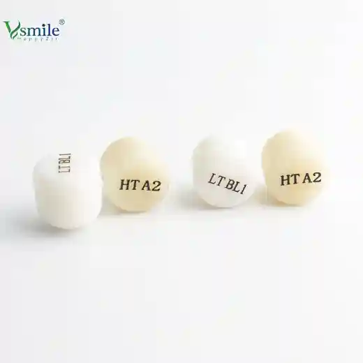 Cerámica vítrea Vsmile HappyZir Ingot (Disilicato de litio prensado).